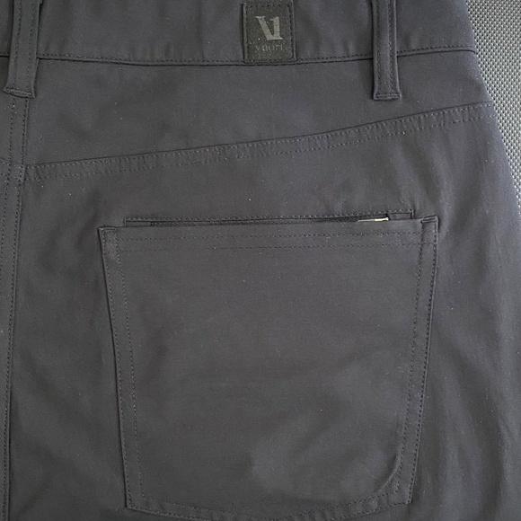 NWOT Vuori Black Meta Pant Classic Fit Size 34x32 - Picture 12 of 12